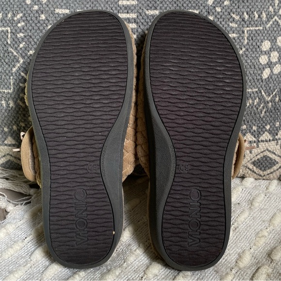 {Vionic} Adilyn Slipper - Picture 7 of 7